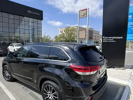 Toyota Highlander 2017 года за 18 500 000 тг. в Уральск – фото 5