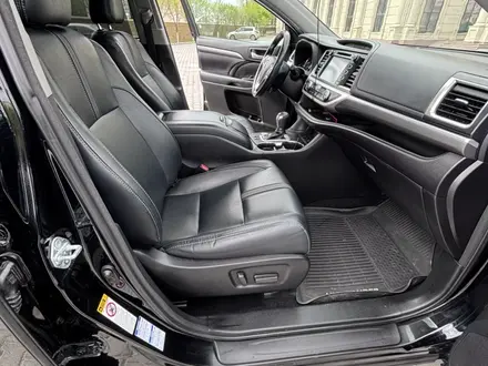 Toyota Highlander 2017 года за 18 500 000 тг. в Уральск – фото 24