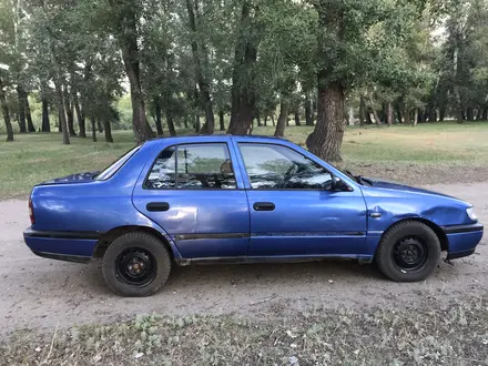 Nissan Sunny 1994 года за 870 000 тг. в Семей – фото 5