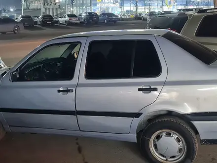 Volkswagen Vento 1992 года за 1 100 000 тг. в Алматы – фото 4