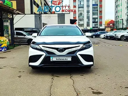 Toyota Camry 2021 года за 13 600 000 тг. в Алматы – фото 5