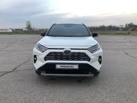 Toyota RAV4 2021 года за 18 000 000 тг. в Алматы – фото 24