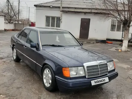 Mercedes-Benz E 230 1991 года за 1 300 000 тг. в Туркестан – фото 2