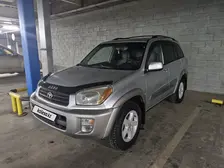 Toyota RAV4, 2001