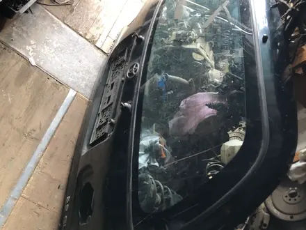 Крышка багажника Камри — 10 универсал голая со стеклом за 58 000 тг. в Алматы – фото 7