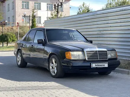 Mercedes-Benz E 200 1990 года за 1 100 000 тг. в Шымкент