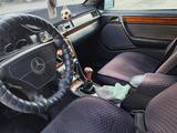 Mercedes-Benz E 220 1993 годаfor2 500 000 тг. в Жезказган – фото 2