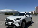 Toyota RAV4 2023 года за 19 000 000 тг. в Астана
