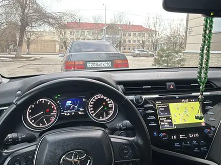 Toyota Camry 2019 года за 13 200 000 тг. в Костанай – фото 11