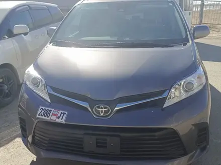 Toyota Sienna 2018 года за 11 200 000 тг. в Атырау – фото 3