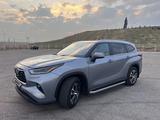Toyota Highlander 2023 года за 25 000 000 тг. в Шымкент – фото 4