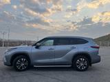 Toyota Highlander 2023 года за 25 000 000 тг. в Шымкент – фото 5