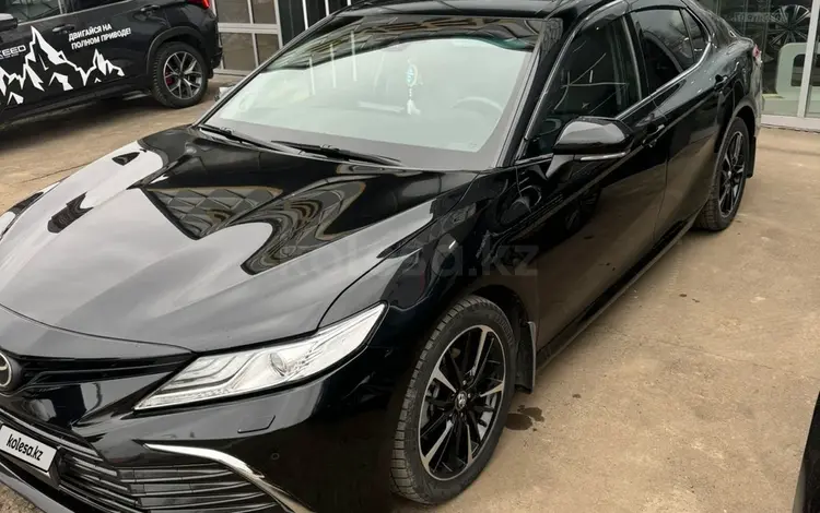 Toyota Camry 2021 годаfor15 100 000 тг. в Уральск