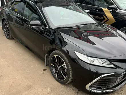 Toyota Camry 2021 года за 15 100 000 тг. в Уральск – фото 8