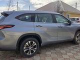 Toyota Highlander 2024 года за 26 000 000 тг. в Уральск – фото 3