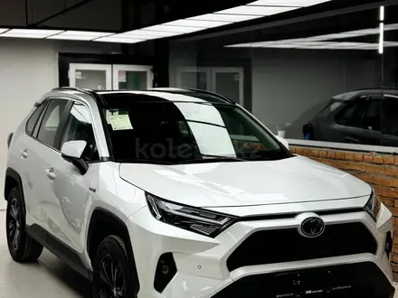 Toyota RAV4 Prestige 2024 года за 18 800 000 тг. в Алматы – фото 3