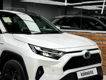 Toyota RAV4 Prestige 2024 года за 18 800 000 тг. в Алматы – фото 13