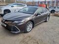 Toyota Camry 2022 года за 17 750 000 тг. в Костанай – фото 2