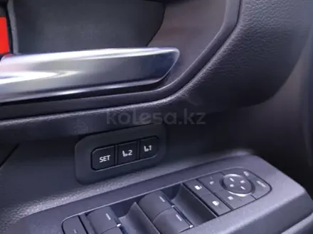 Toyota Land Cruiser Prado Luxe+ 2026 года за 42 900 000 тг. в Алматы – фото 8