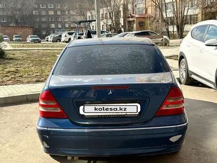 Mercedes-Benz C 200 2002 года за 3 300 000 тг. в Усть-Каменогорск – фото 4