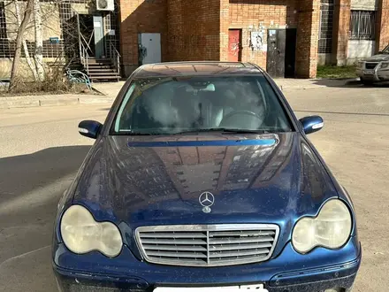 Mercedes-Benz C 200 2002 года за 3 300 000 тг. в Усть-Каменогорск