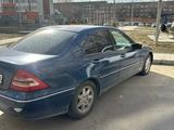 Mercedes-Benz C 200 2002 годаүшін3 300 000 тг. в Усть-Каменогорск – фото 5