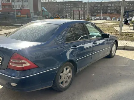 Mercedes-Benz C 200 2002 года за 3 300 000 тг. в Усть-Каменогорск – фото 5