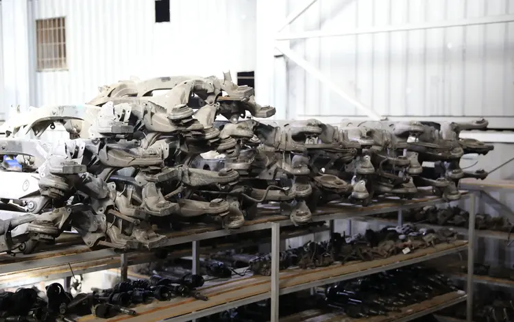 Балка передние и задние на BMWүшін12 349 тг. в Алматы