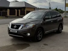 Nissan Pathfinder, 2015