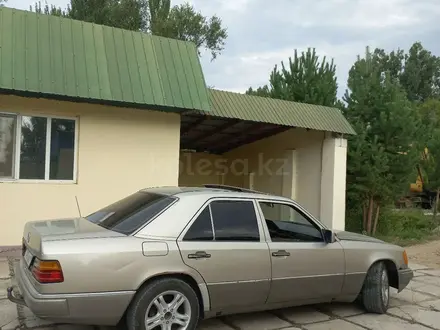 Mercedes-Benz E 230 1991 года за 1 650 000 тг. в Жаркент – фото 4