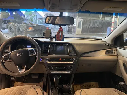 Hyundai Sonata 2018 года за 7 000 000 тг. в Алматы – фото 15