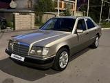 Mercedes-Benz E 220 1994 года за 1 750 000 тг. в Астана – фото 3