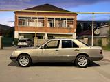Mercedes-Benz E 220 1994 года за 1 750 000 тг. в Астана – фото 5