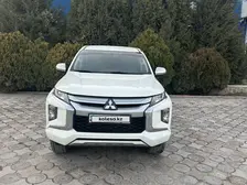Mitsubishi L200, 2022