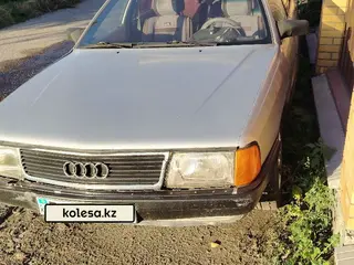 Audi 100