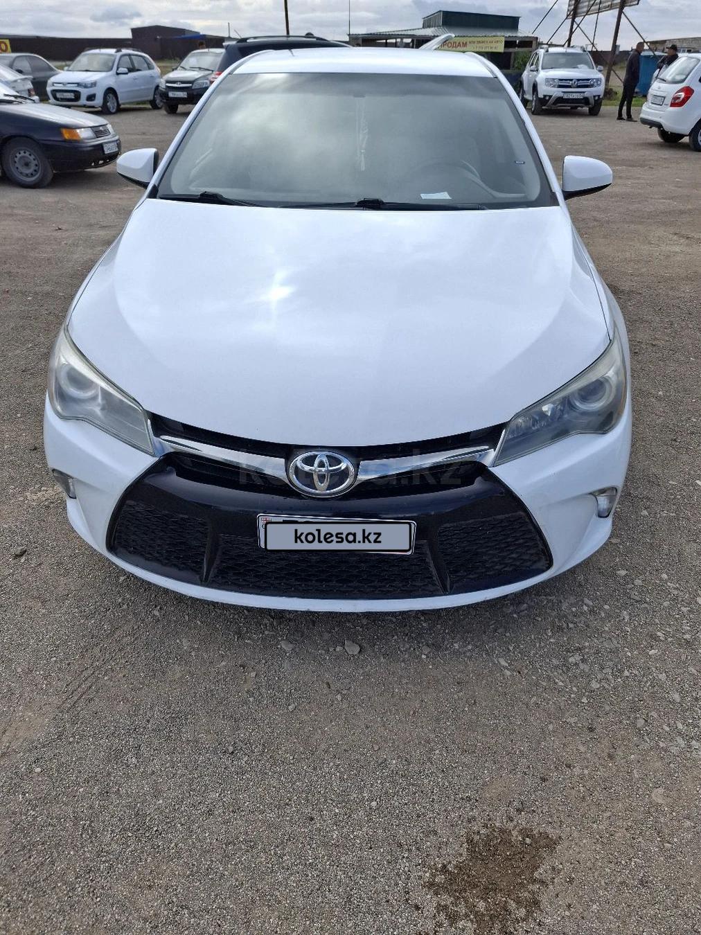 Toyota Camry 2015 г.