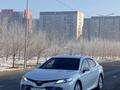 Toyota Camry 2018 года за 14 200 000 тг. в Алматы – фото 2