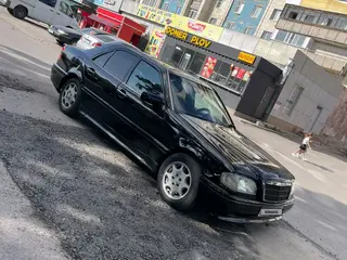 Mercedes-Benz C 230