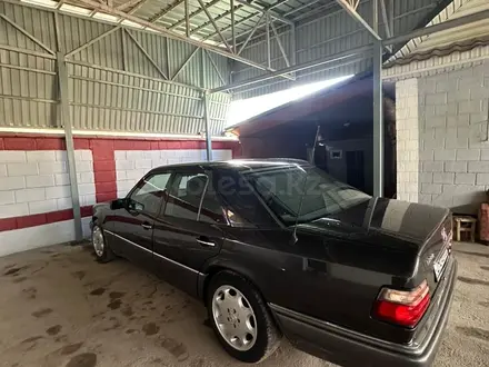 Mercedes-Benz E 280 1994 года за 3 600 000 тг. в Алматы