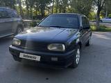 Volkswagen Golf 1995 годаүшін1 600 000 тг. в Караганда