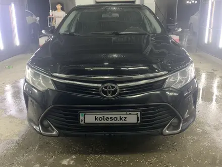 Toyota Camry 2015 года за 10 200 000 тг. в Актобе