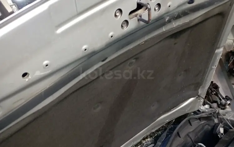 Капот на Lexus GS 350 за 75 000 тг. в Алматы