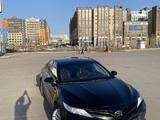 Toyota Camry 2018 года за 14 000 000 тг. в Астана – фото 2