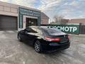 Toyota Camry 2023 года за 17 500 000 тг. в Атырау – фото 2
