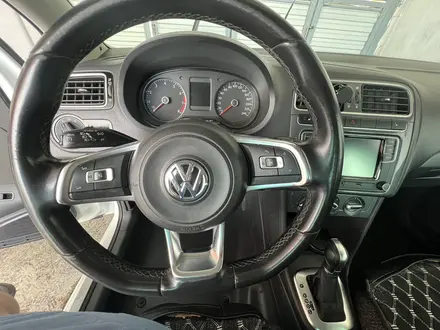 Volkswagen Polo 2019 года за 7 000 000 тг. в Атырау – фото 18