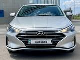 Hyundai Elantra 2018 года за 10 100 100 тг. в Караганда – фото 2