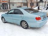 Toyota Camry 2003 года за 3 700 000 тг. в Актобе – фото 2