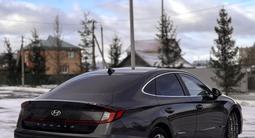 Hyundai Sonata 2022 годаfor11 300 000 тг. в Петропавловск – фото 3