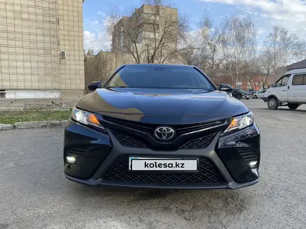 Toyota Camry 2018 года за 12 000 000 тг. в Усть-Каменогорск – фото 3