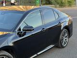 Toyota Camry 2024 года за 17 300 000 тг. в Караганда – фото 2